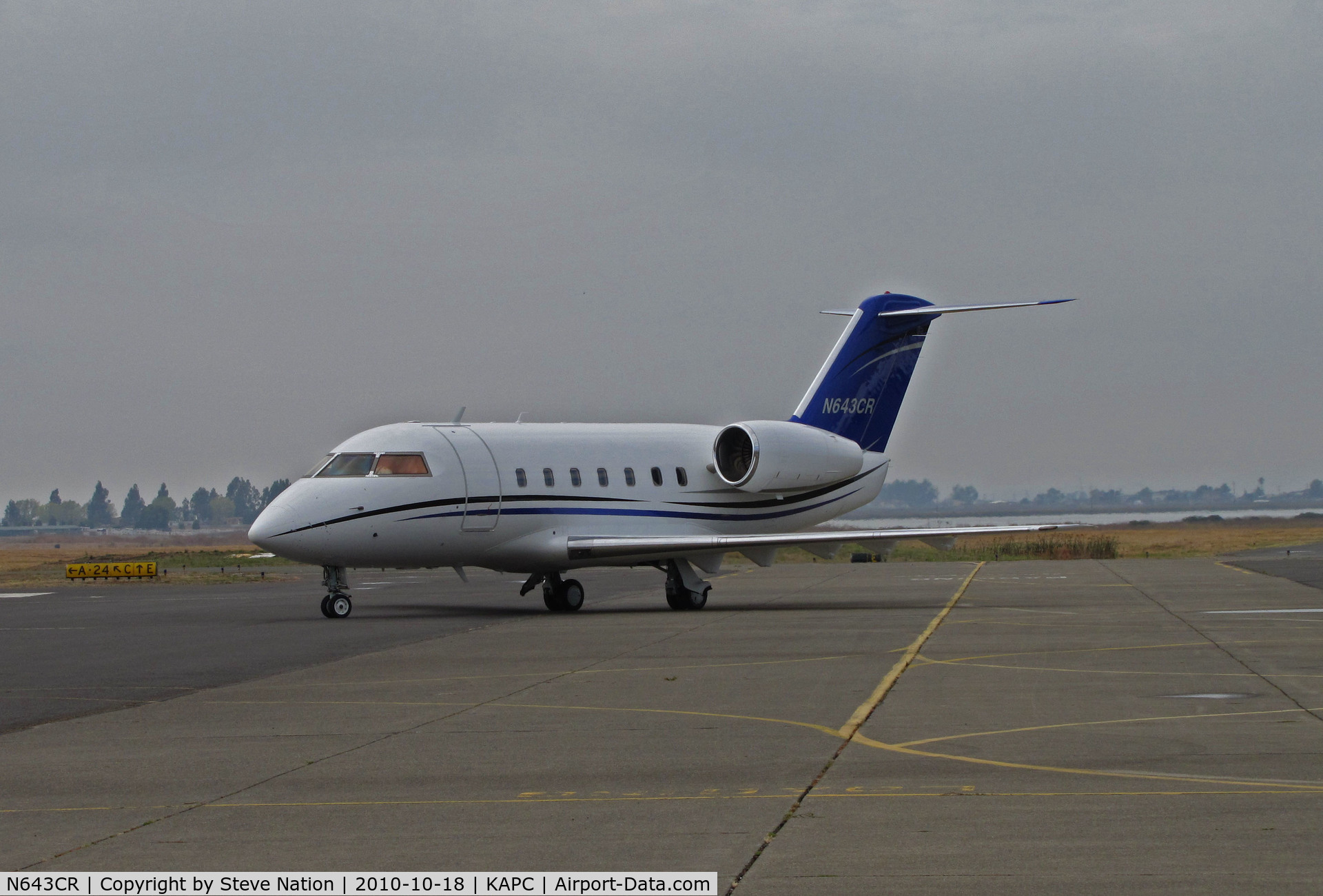 N643CR, 1982 Canadair Challenger 600S (CL-600-1A11) C/N 1055, Monfort Aviation (Eaton, CO) 1982 CL-600 Challenger taxis onto Napa Airport bizjet ramp on arrival from KOMA (Eppley Field, Omaha, NB)