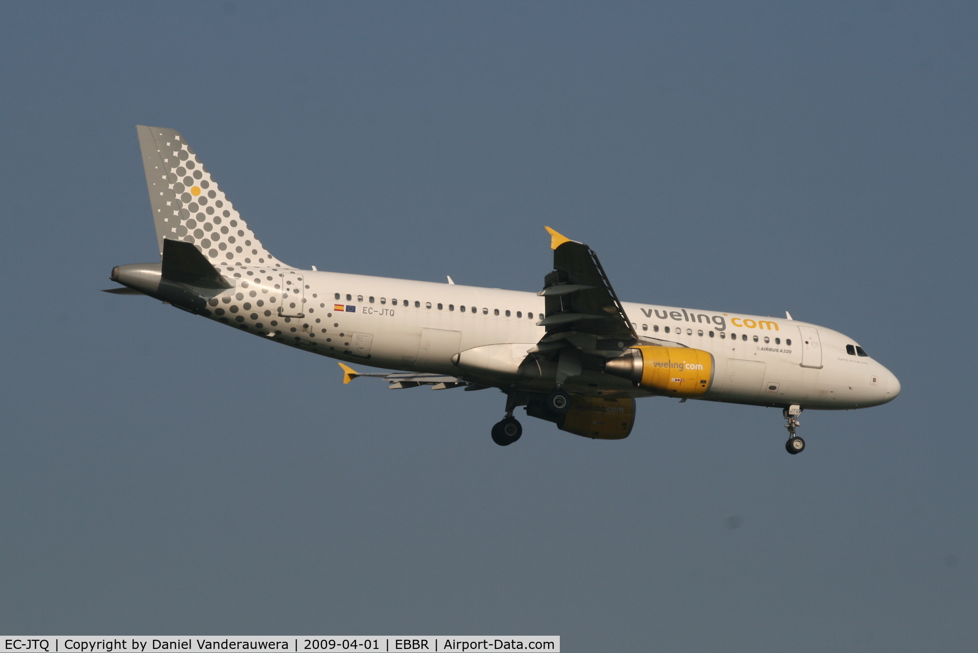 EC-JTQ, 2006 Airbus A320-214 C/N 2794, Flight VY5210 is descending to RWY 02
