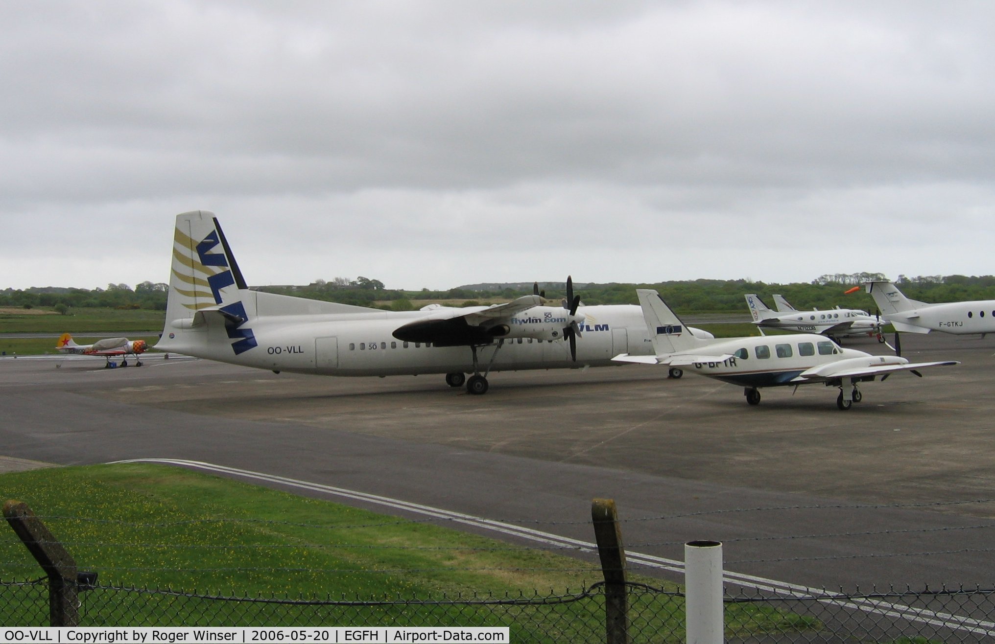 OO-VLL, 1989 Fokker 50 C/N 20144, Stop over at the airport