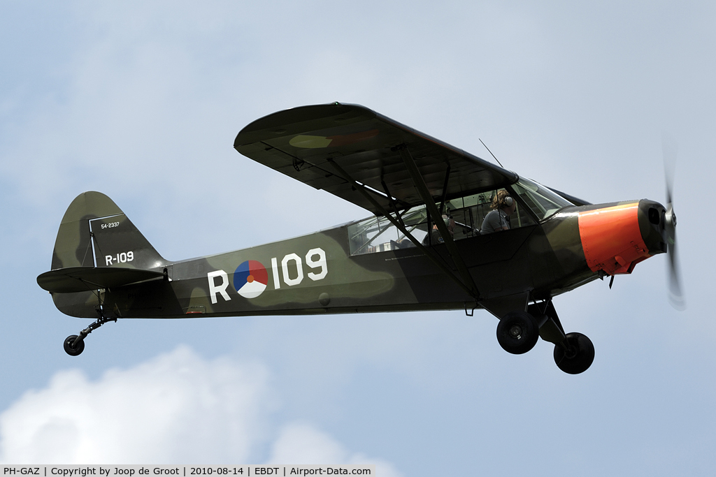 PH-GAZ, Piper L-21B Super Cub C/N 18-3537, KLu Historische Vlucht (KLu Historic Flight) visiting the Diest Aeroclub oldtimer Fly-in.