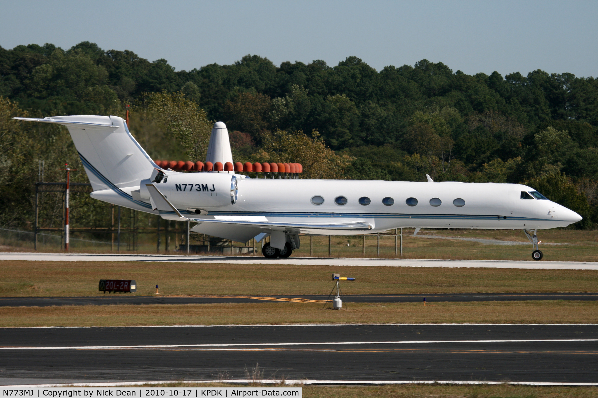 N773MJ, 2009 Gulfstream Aerospace GV-SP (G550) C/N 5232, KPDK NBAA 2010