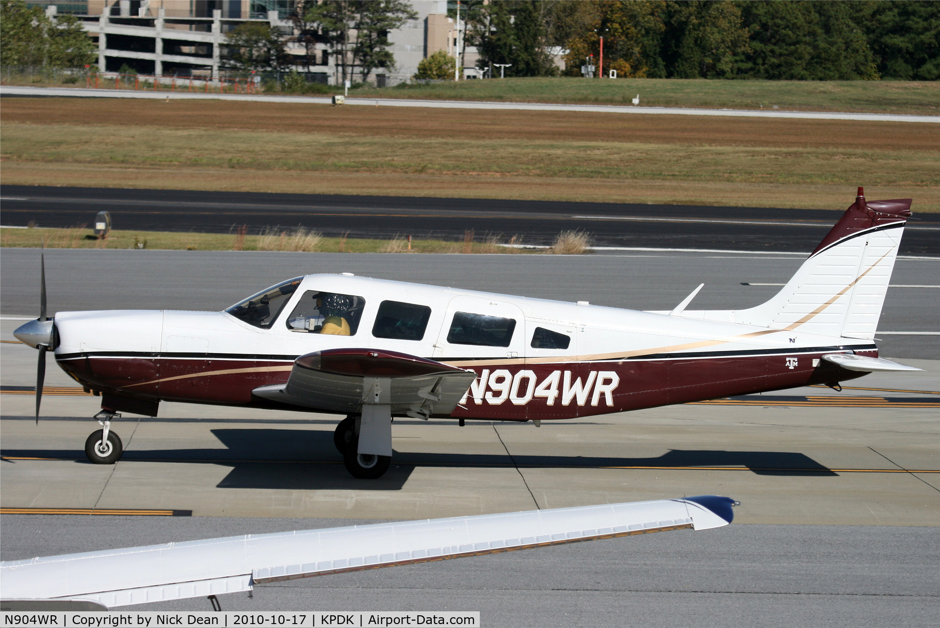 N904WR, 1977 Piper PA-32R-300 Cherokee Lance C/N 32R7780172, KPDK NBAA 2010