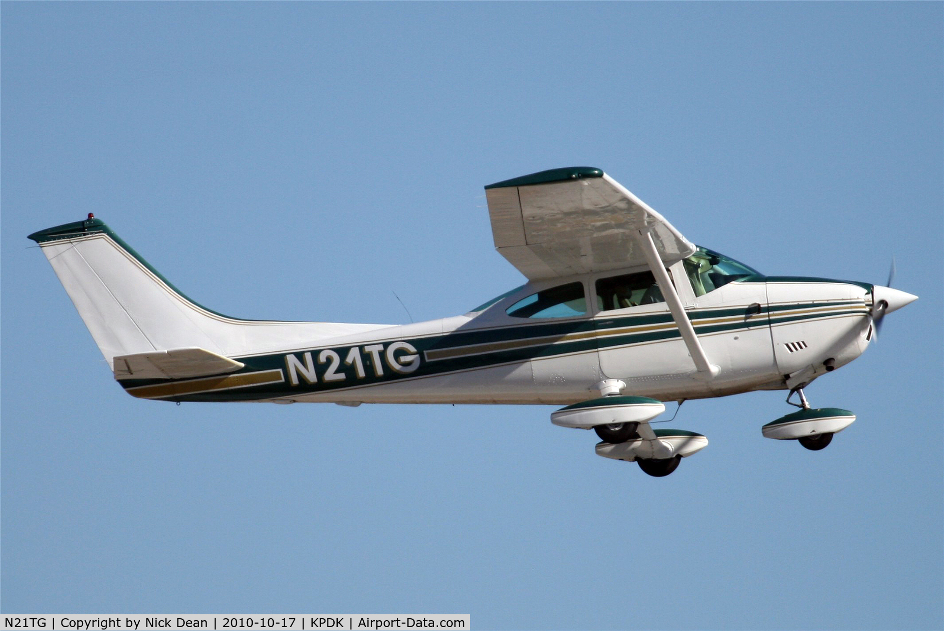 N21TG, 1972 Cessna 182P Skylane C/N 18261547, KPDK NBAA 2010