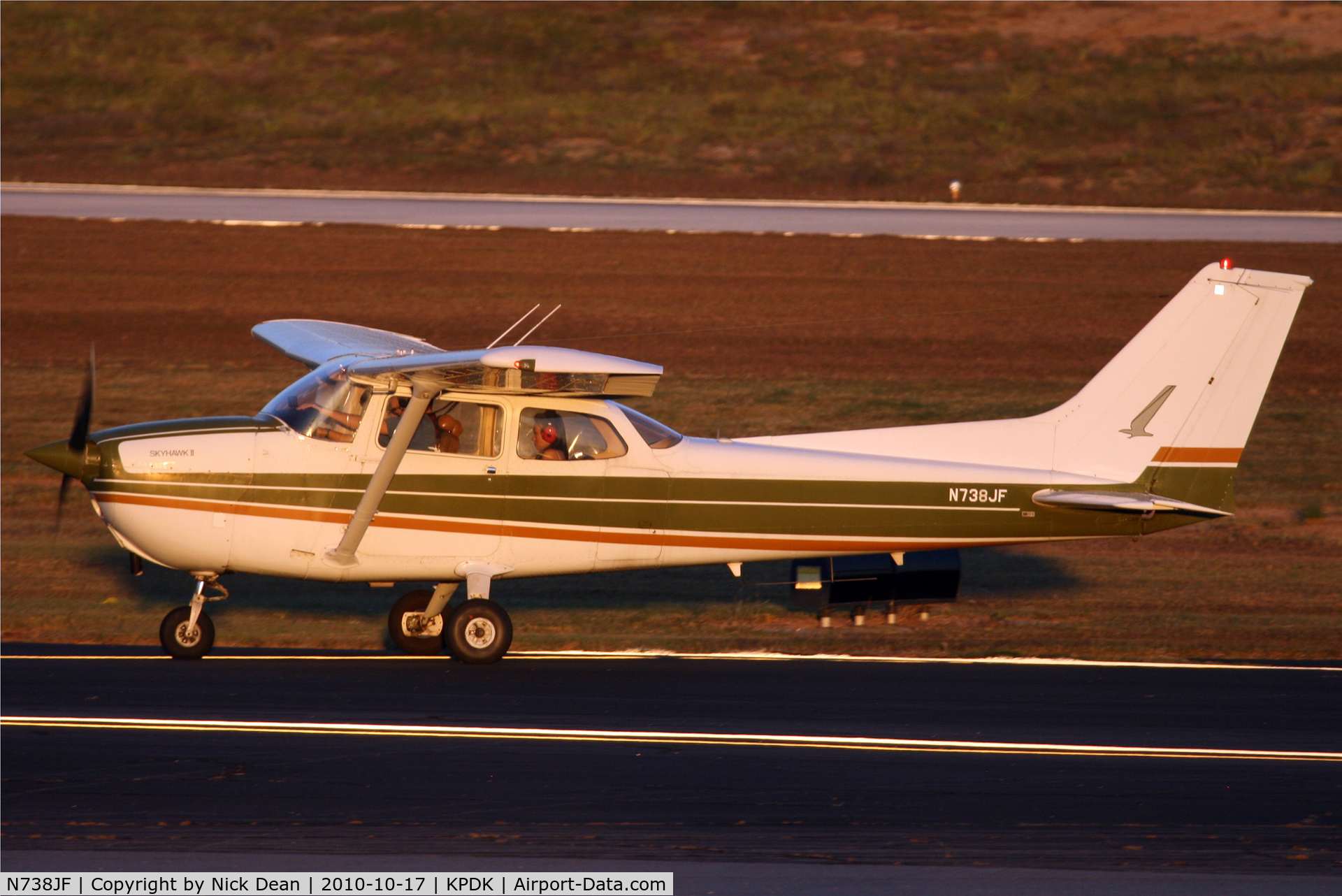 N738JF, 1977 Cessna 172N C/N 17270008, KPDK NBAA 2010