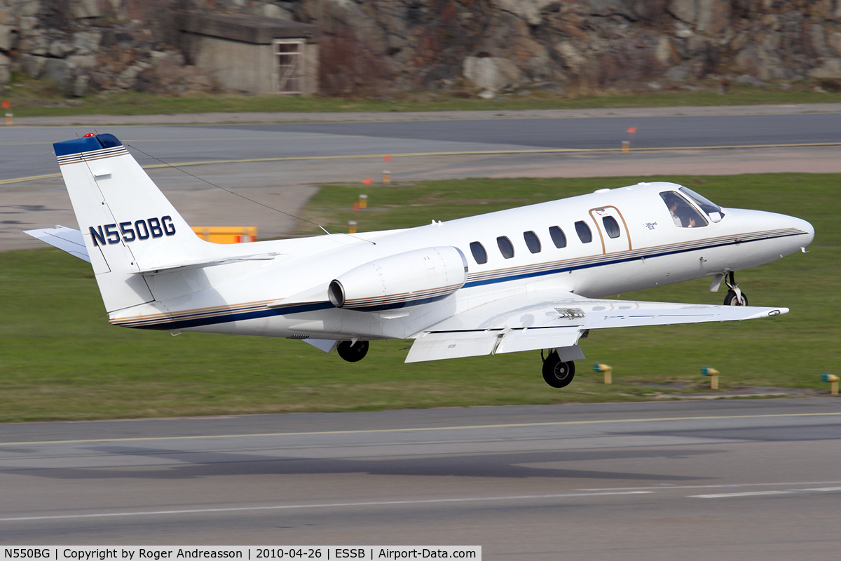 N550BG, 1988 Cessna S550 Citation IIS C/N S550-0148, Op by Grafair. Landing on runway 12. Note the tiny but effective speed breaks depoyed