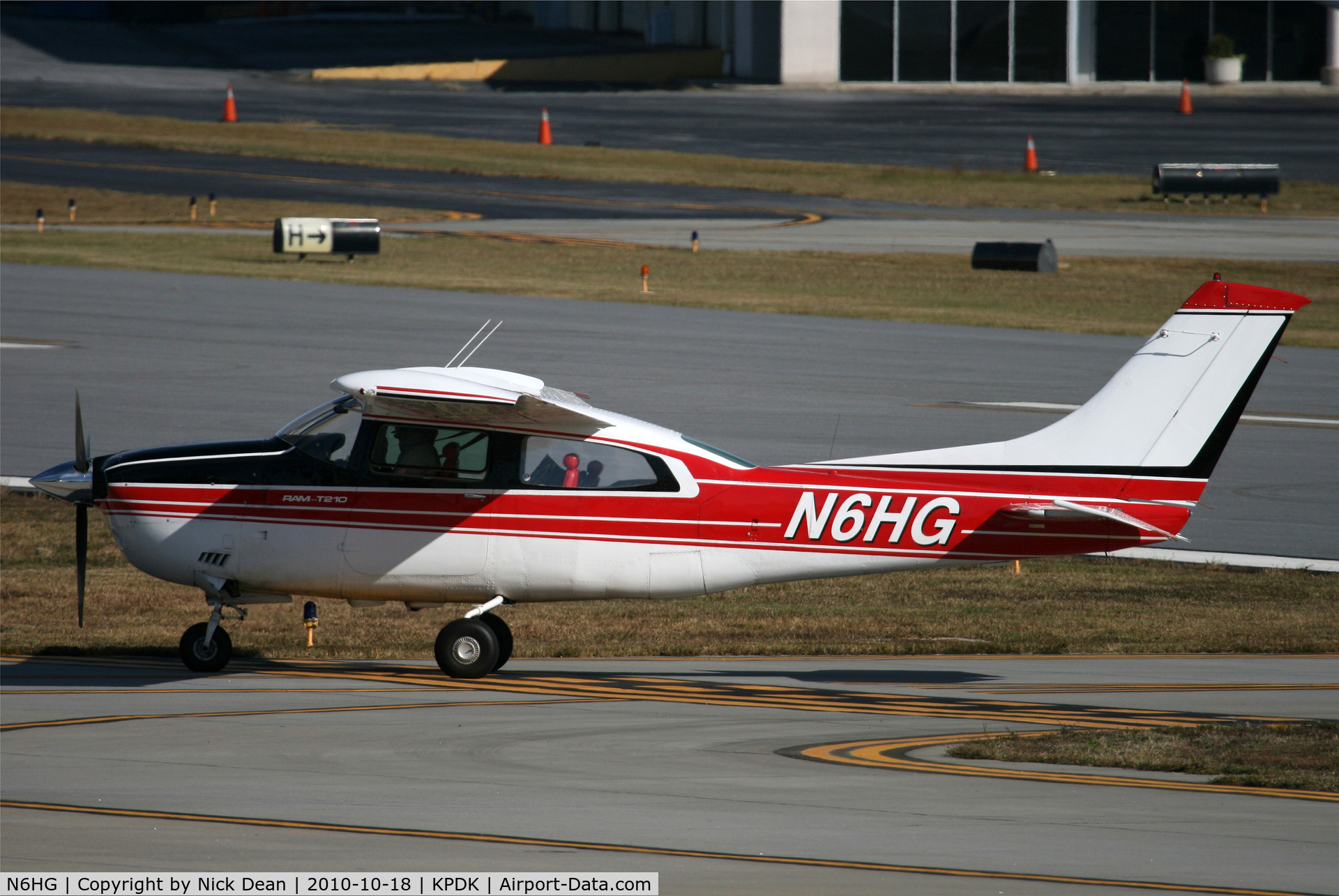 N6HG, 1978 Cessna T210M Turbo Centurion C/N 21062624, KPDK NBAA 2010