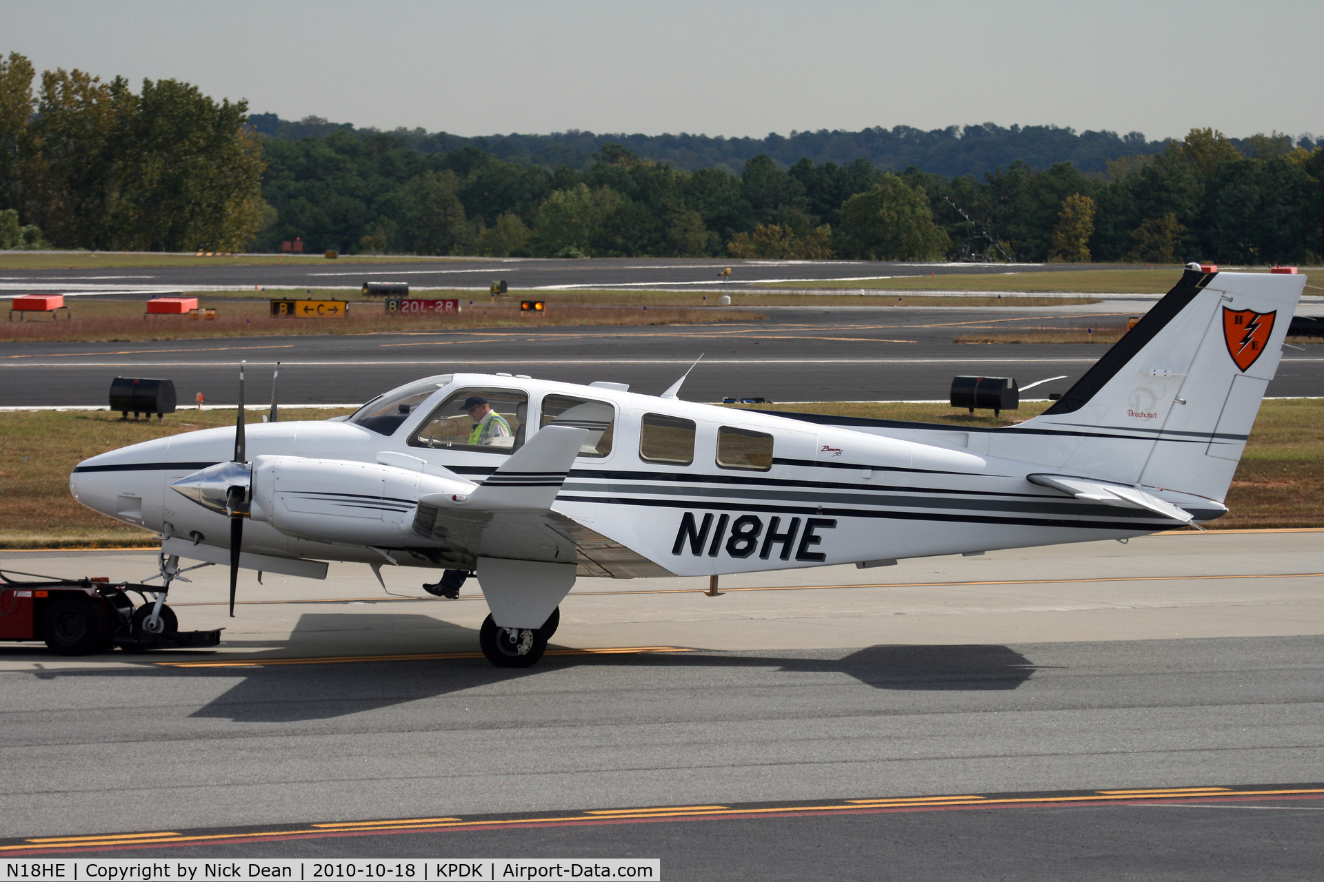 N18HE, Raytheon Aircraft Company 58 C/N TH-2122, KPDK NBAA 2010
