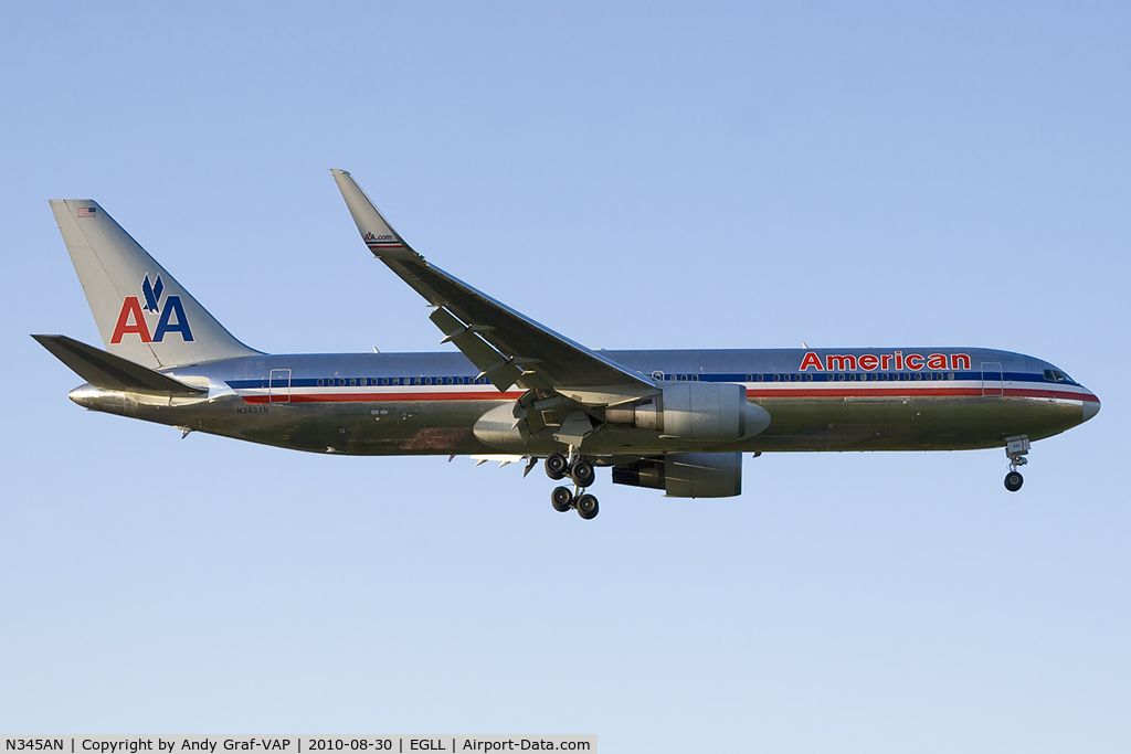 N345AN, 2003 Boeing 767-323(ER) C/N 33084, American Airlines 767-300