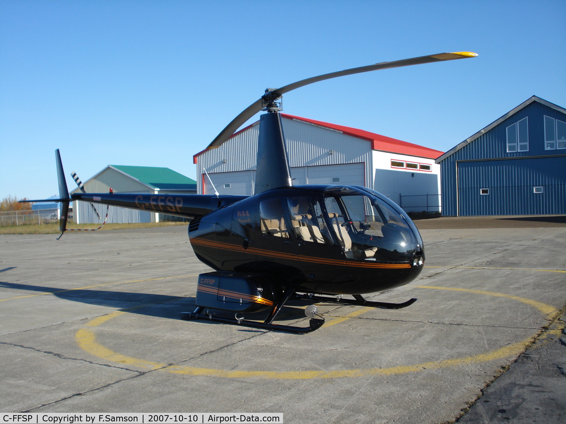 C-FFSP, 2005 Robinson R44 II C/N 10906, At Riviere du Loup airport