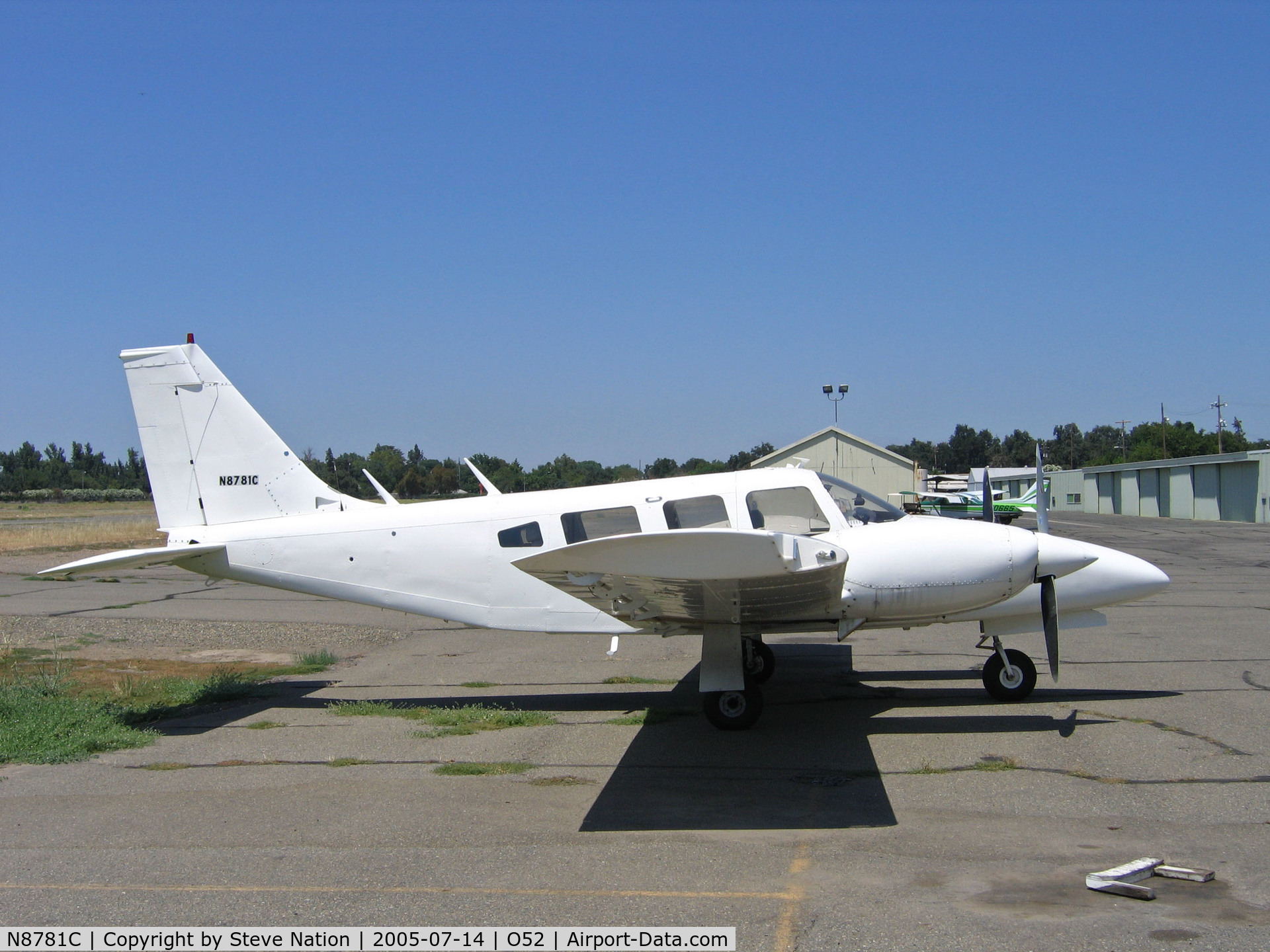 N8781C, 1976 Piper PA-34-200T C/N 34-7670154, All white 1976 Piper PA-34-200T @ Yuba City, CA