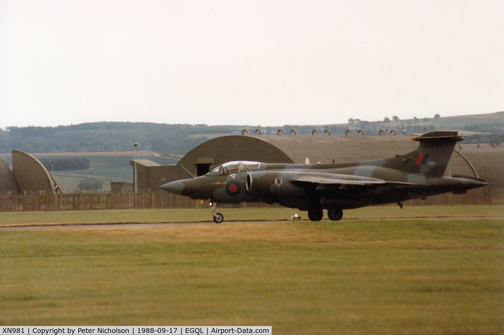 XN981, 1965 Hawker Siddeley Buccaneer S.2B C/N B3-08-63, Buccaneer S.2B of 12 Squadron at RAF Lossiemouth taxying to the active runway for display at the 1988 RAF Leuchars Airshow.