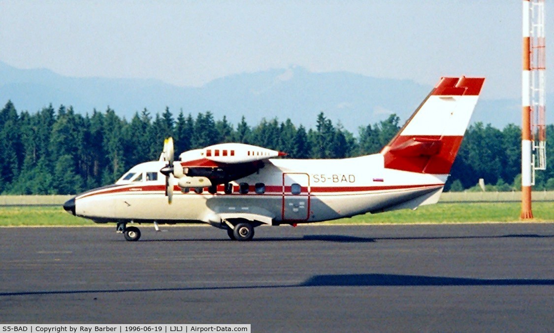 S5-BAD, 1991 Let L-410UVP-E Turbolet C/N 912606, Let L-410UVP-E [912606] Ljubljana~S5 19/06/1996.