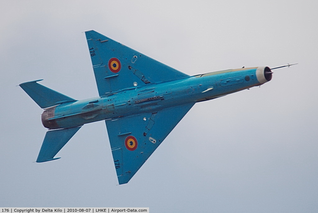 176, Mikoyan-Gurevich MiG-21 C/N 516999176, Romania - Air Force
Mikoyan-Gurevich MiG-21UM Lancer B
176 (cn 516999176)