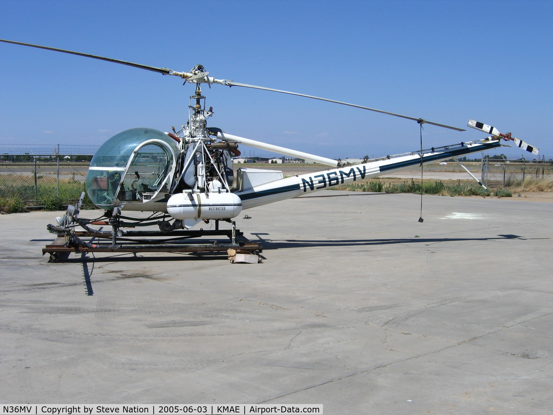 N36MV, 1978 Hiller UH-12E C/N 5060, 1978 Hiller UH-12E sprayer on Streeter Motor Sports/Streeter FS ramp