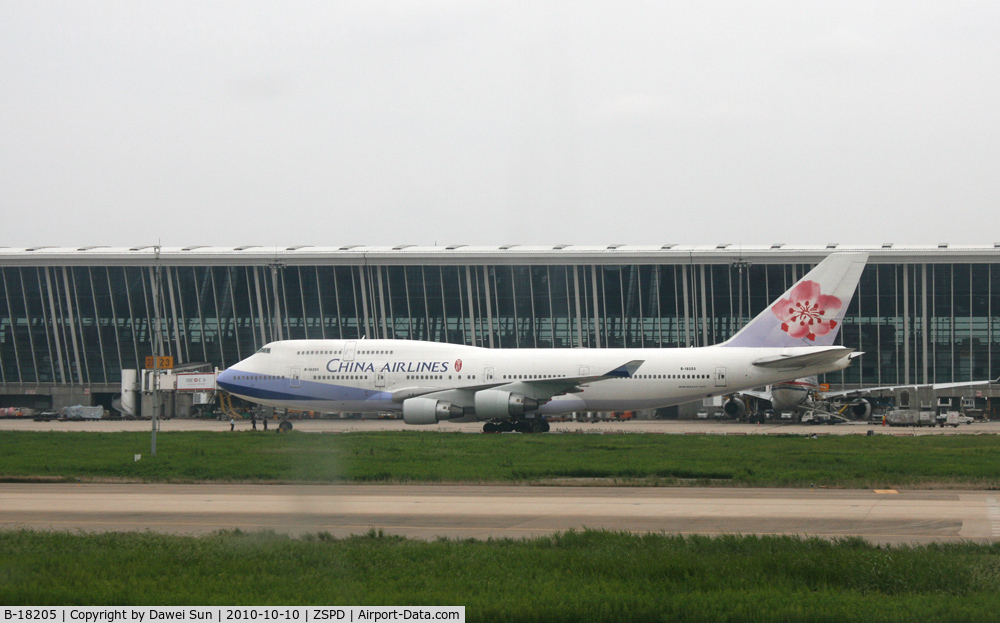 B-18205, Boeing 747-409 C/N 28712, @ Shanghai Pudong