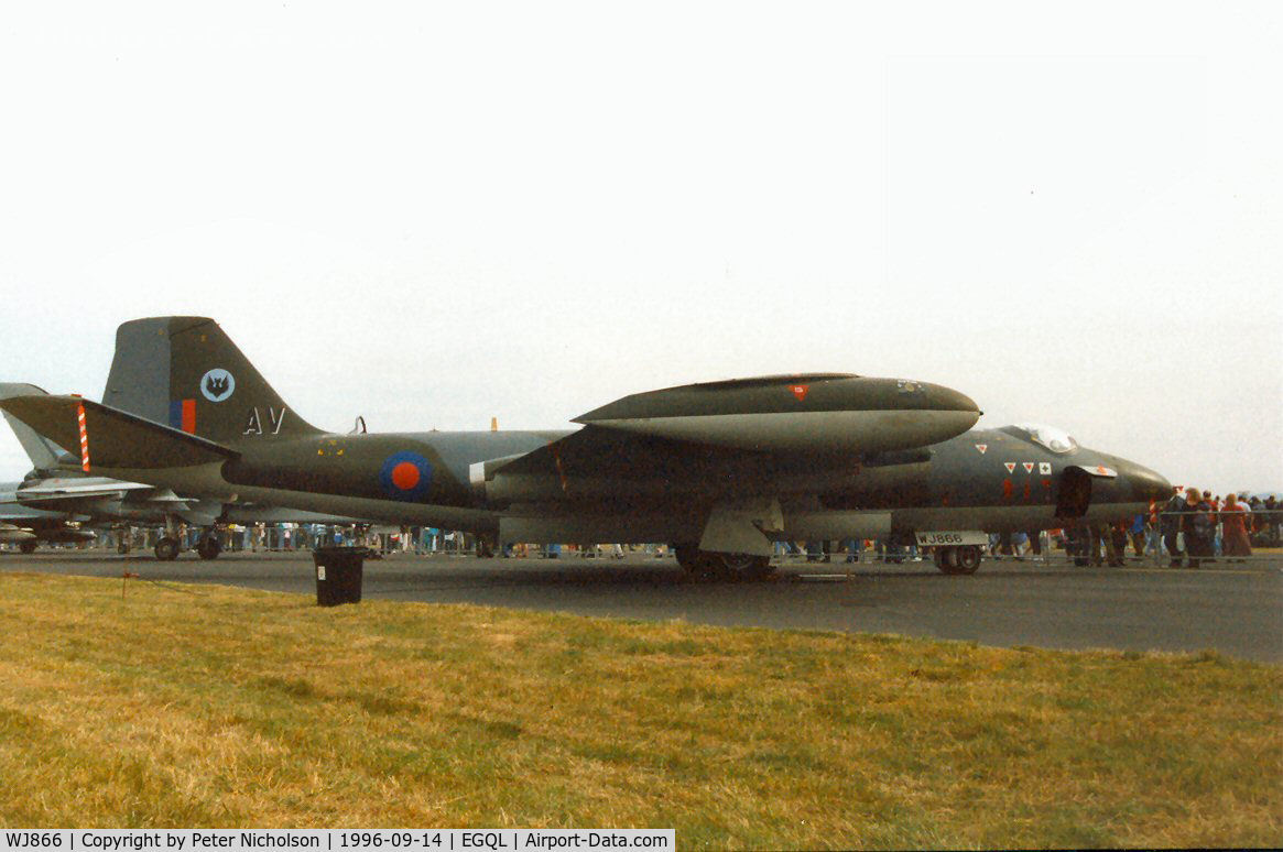 WJ866, English Electric Canberra T.4 C/N EEP71334, Canberra T.4 of 39[1 PRU] Squadron at RAF Wyton on display at the 1996 RAF Leuchars Airshow.