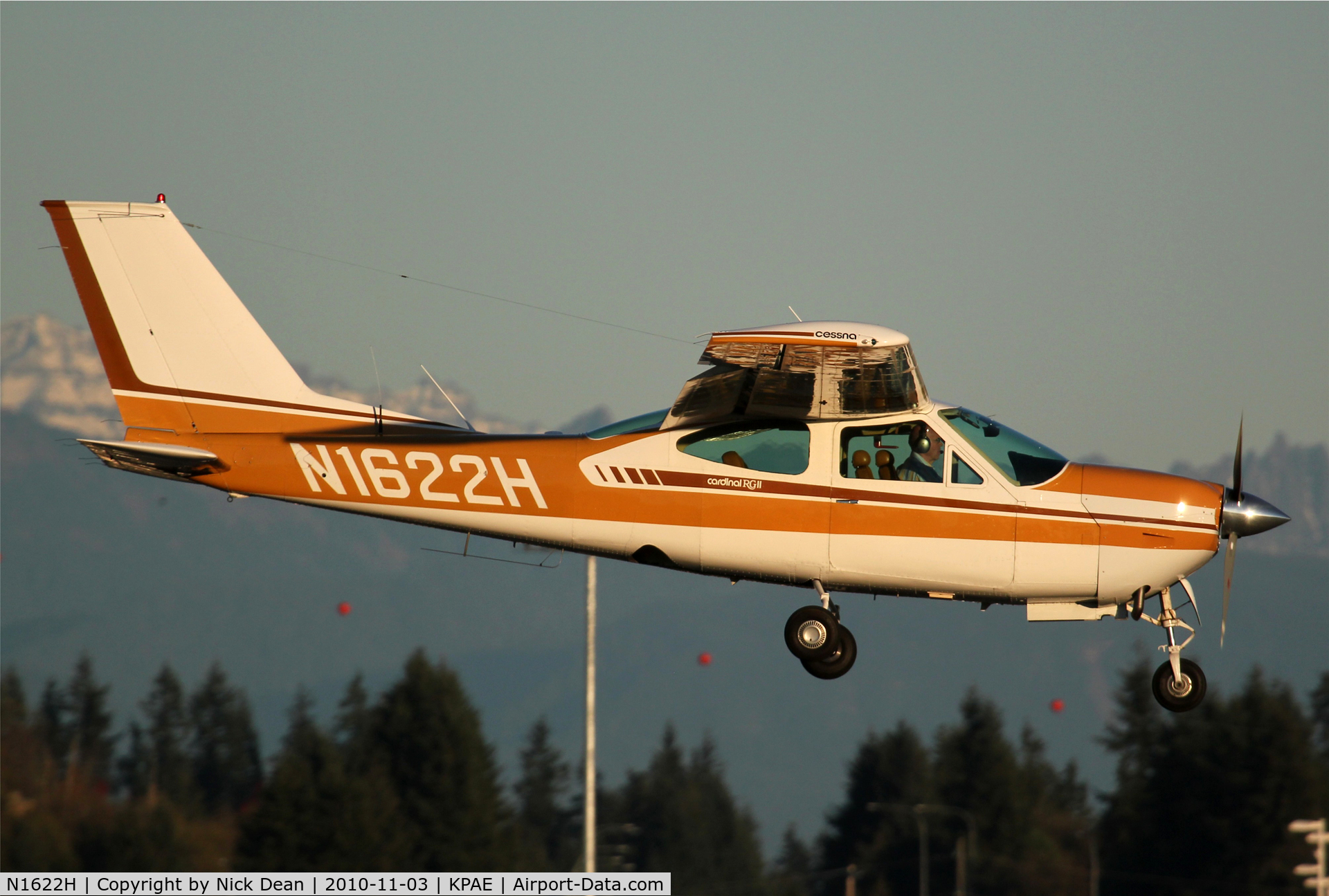 N1622H, 1975 Cessna 177RG Cardinal C/N 177RG0795, KPAE