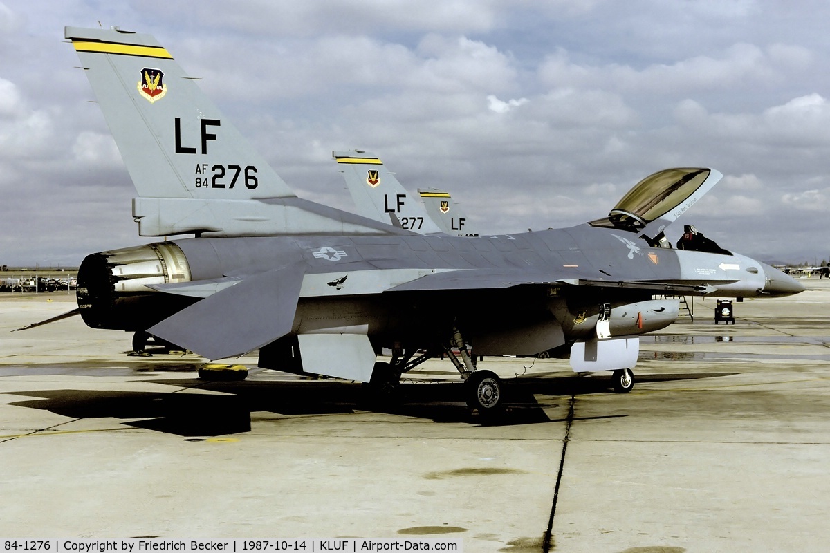84-1276, 1984 General Dynamics F-16C Fighting Falcon C/N 5C-113, flightline at Luke