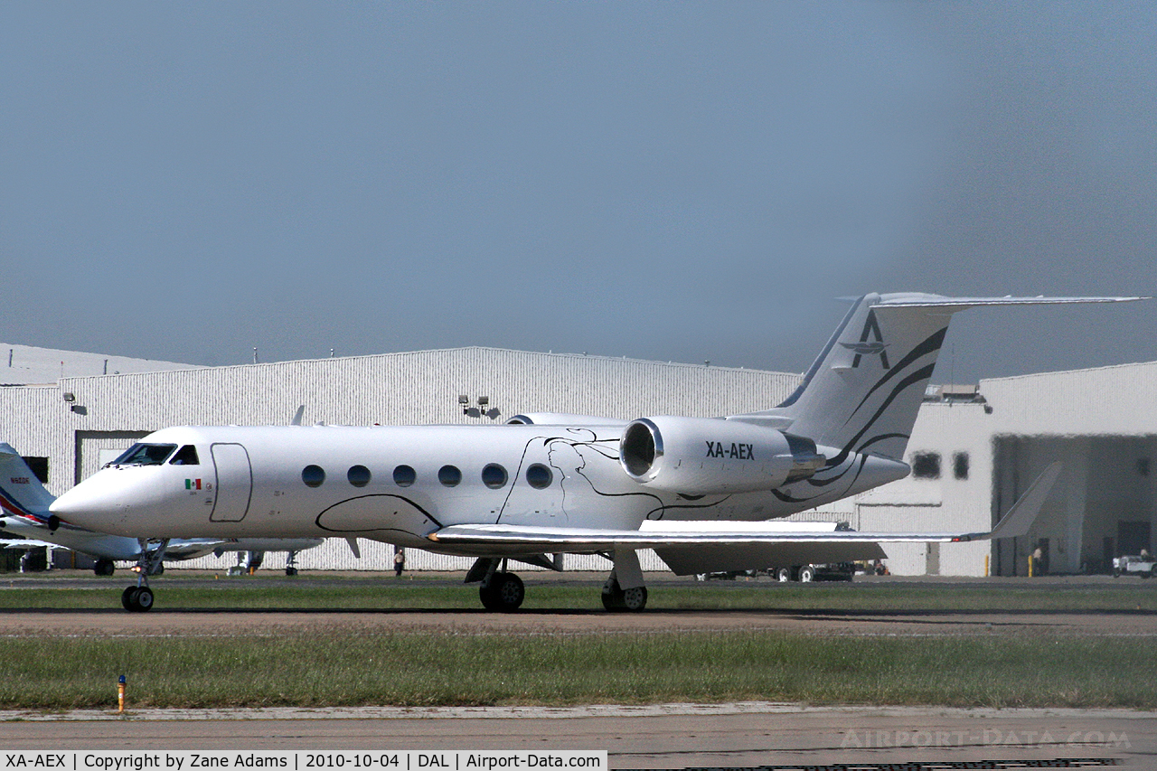 XA-AEX, 1988 Gulfstream Aerospace G-IV C/N 1064, At Dallas Love Field