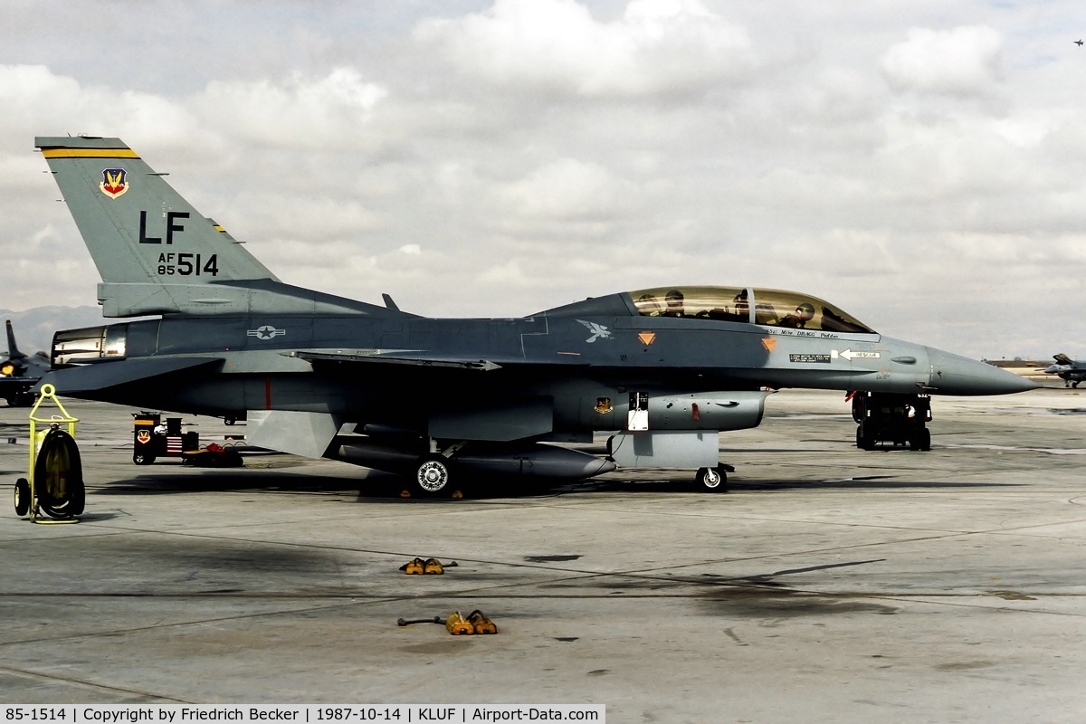 85-1514, General Dynamics F-16D Fighting Falcon C/N 5D-36, flightline at Luke