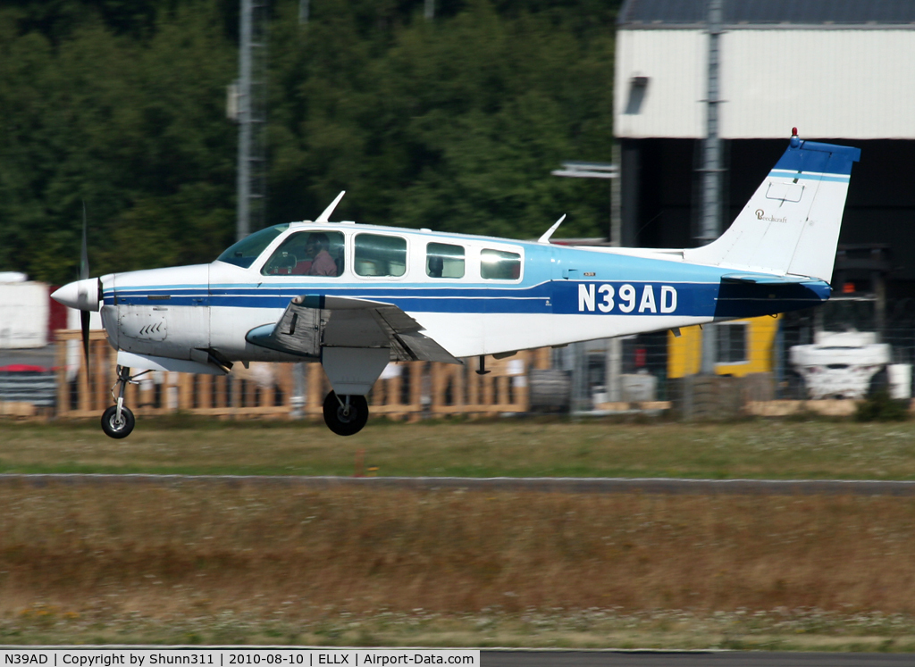 N39AD, 1972 Beech A36 Bonanza 36 C/N E316, Landing rwy 24