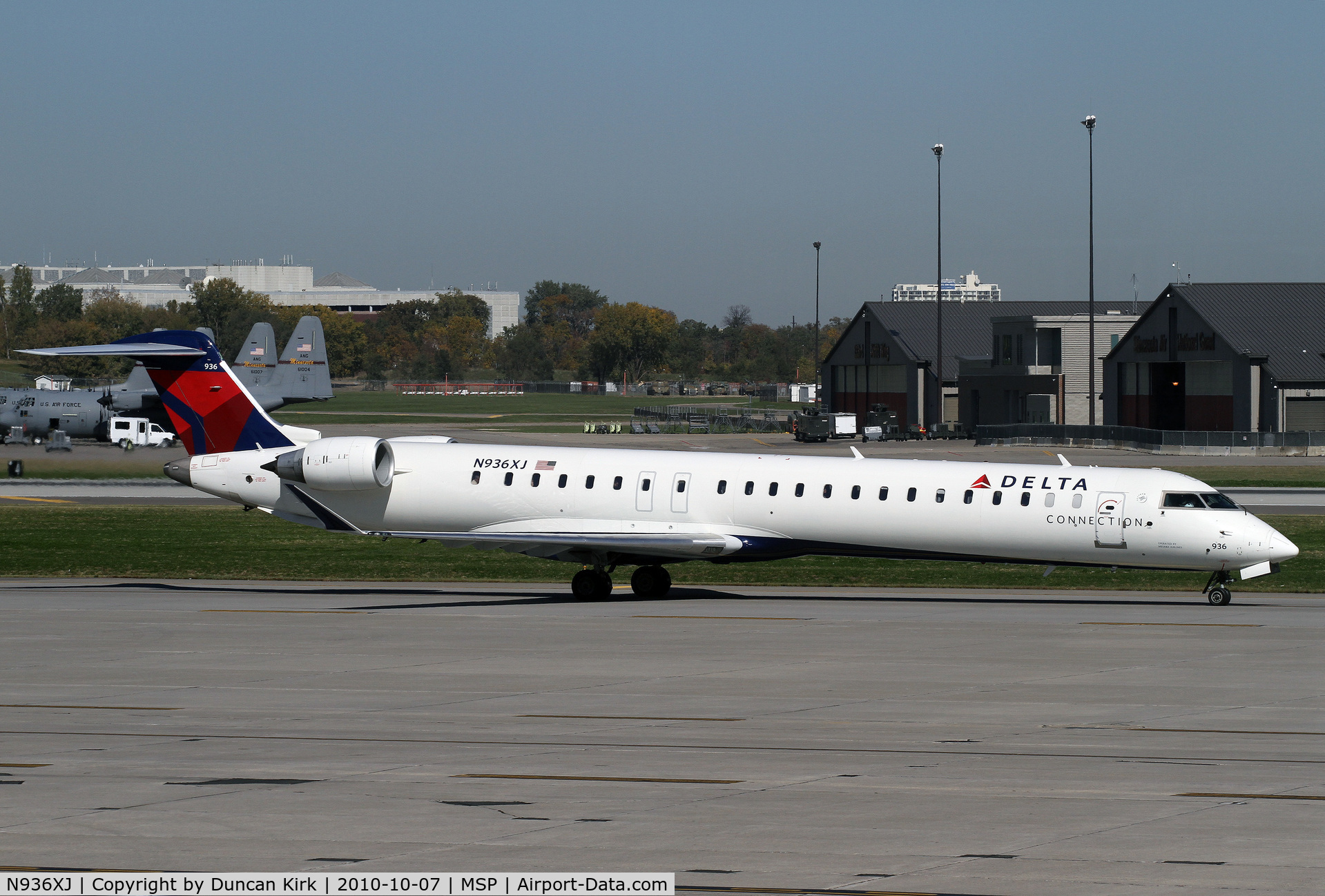 N936XJ, 2008 Bombardier CRJ-900ER (CL-600-2D24) C/N 15201, Nice day to be photographing commuters at MSP!