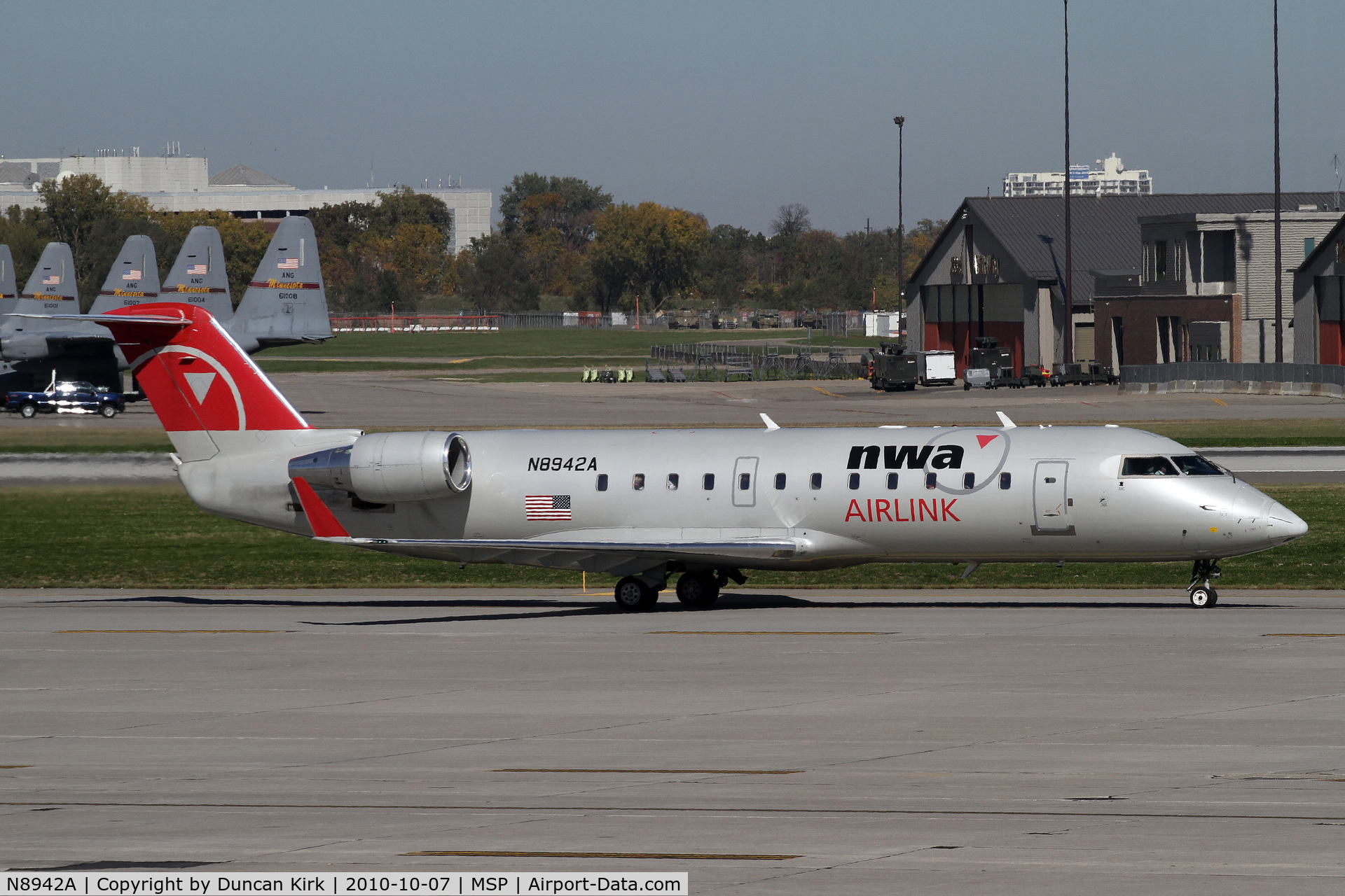 N8942A, 2004 Bombardier CRJ-200 (CL-600-2B19) C/N 7942, Still wearing NW Airlink colors in October 2010