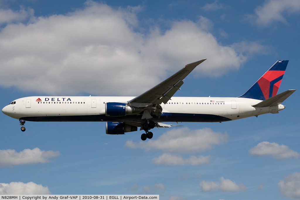 N828MH, 2000 Boeing 767-432/ER C/N 29699, Delta Airlines 767-400