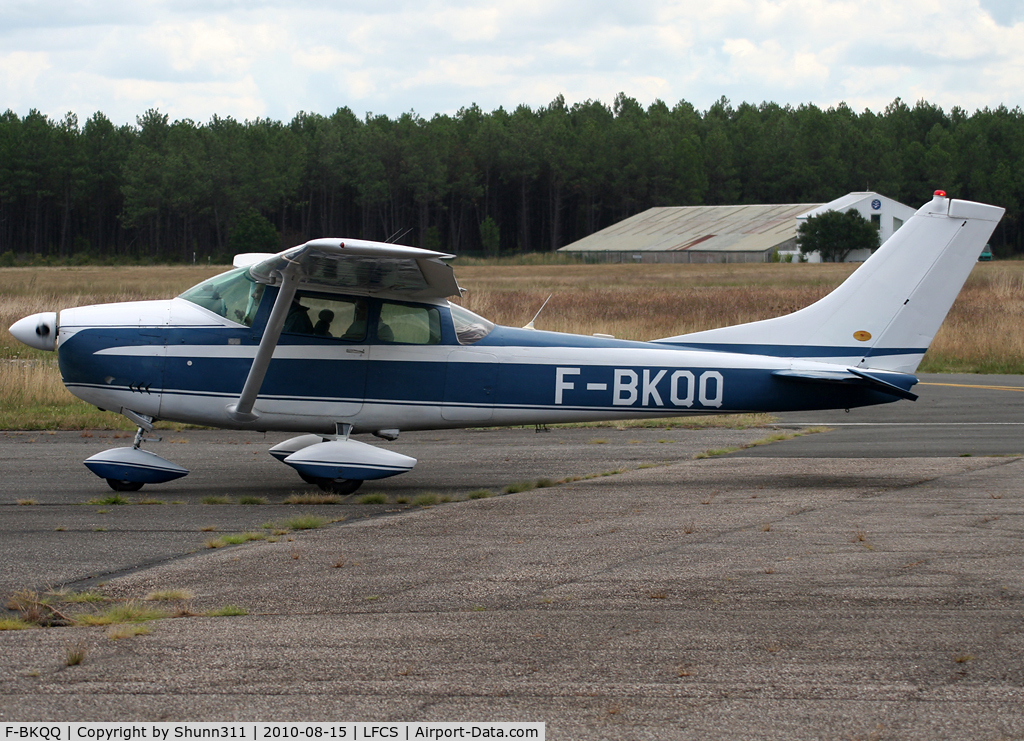 F-BKQQ, Cessna 182E Skylane C/N 18253793, Arriving from flight...