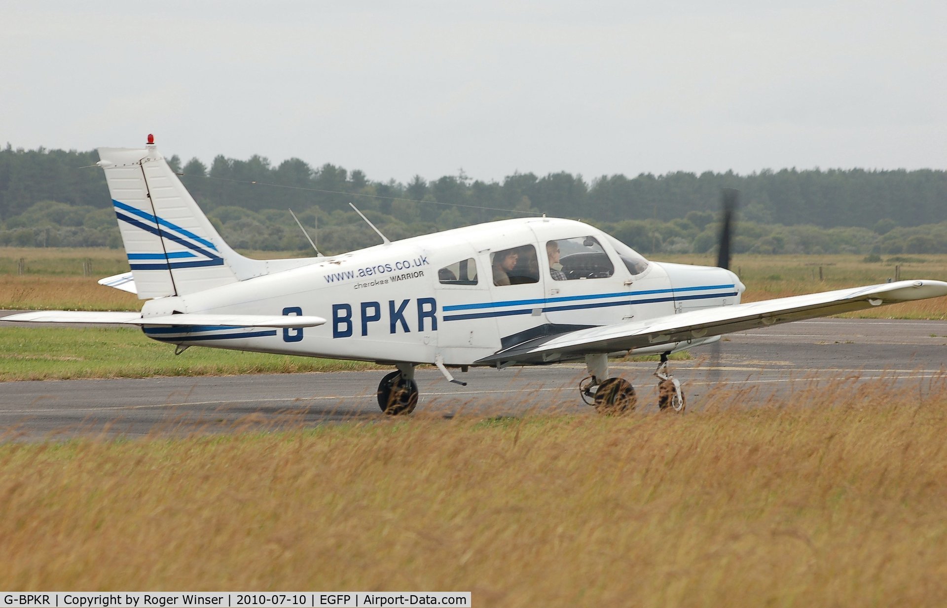 G-BPKR, 1975 Piper PA-28-151 Cherokee Warrior C/N 28-7515446, Piper Cherokee Warrior taxying for departure