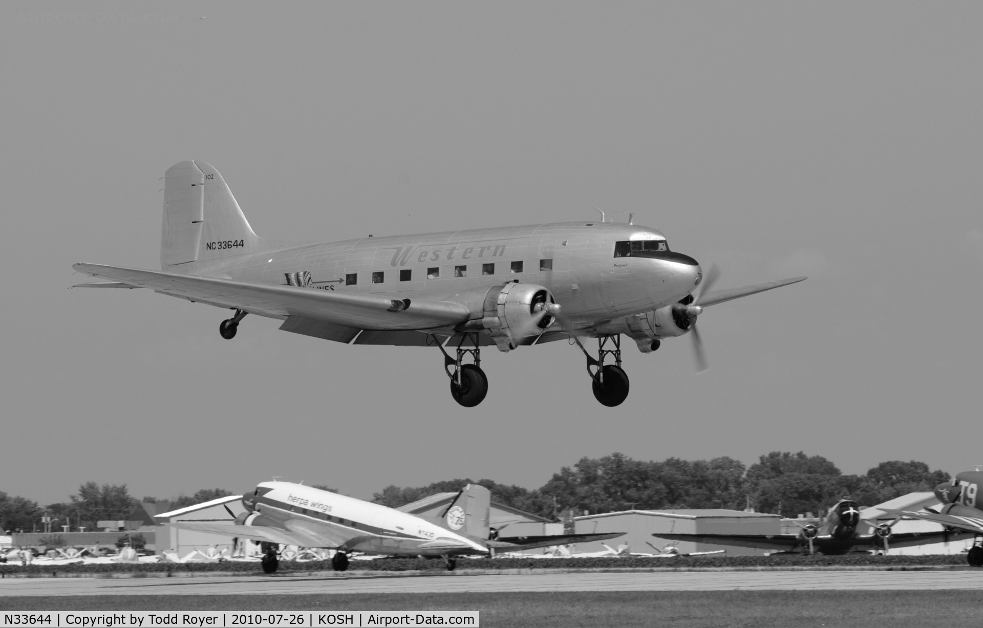 N33644, 1941 Douglas DC-3 C/N 4123, EAA AIRVENTURE 2010