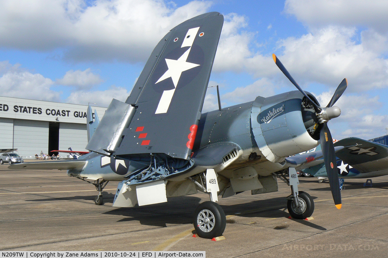 N209TW, Goodyear FG-1D Corsair C/N 3750, At the 2010 Wings Over Houston Airshow