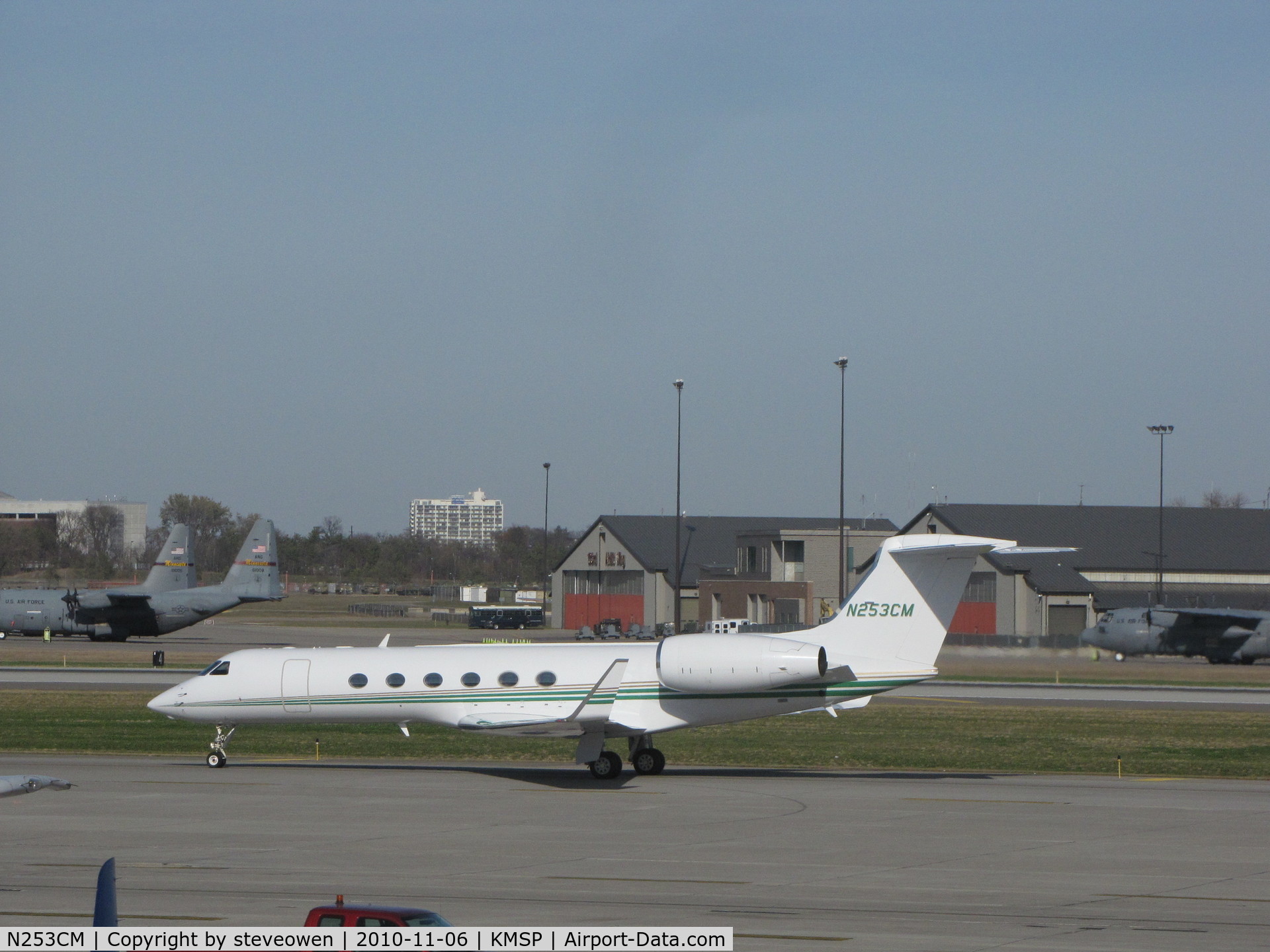 N253CM, 2000 Gulfstream Aerospace G-V C/N 610, Taken from inside the terminal building at MSP
