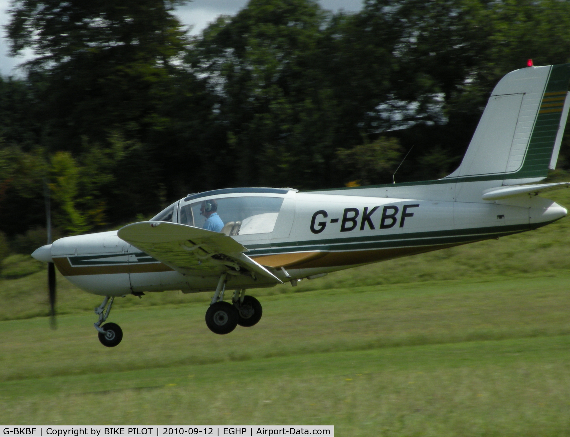 G-BKBF, 1970 Socata MS.894A Rallye Minerva 220 C/N 11622, Bravo Kilo about to touch down on rwy 03