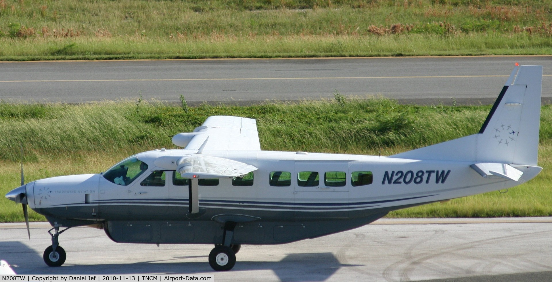 N208TW, 1998 Cessna 208B C/N 208B0671, N208TW parking at the cargo ramp