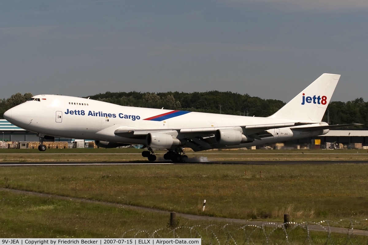 9V-JEA, 1981 Boeing 747-2D3B C/N 22579, touchdown
