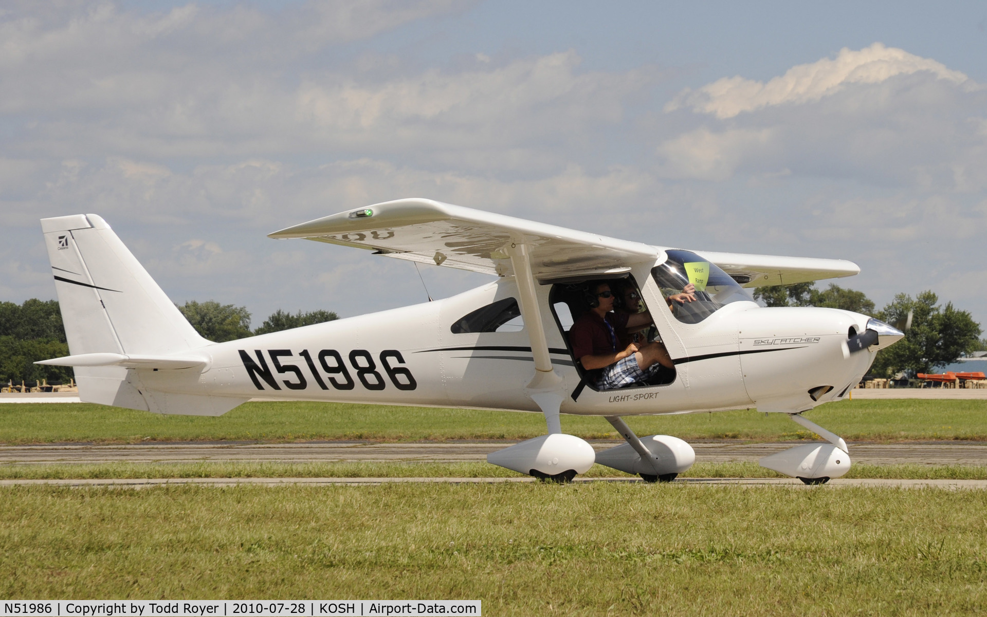 N51986, Cessna 162 Skycatcher C/N 16200004, EAA Airventure 2010