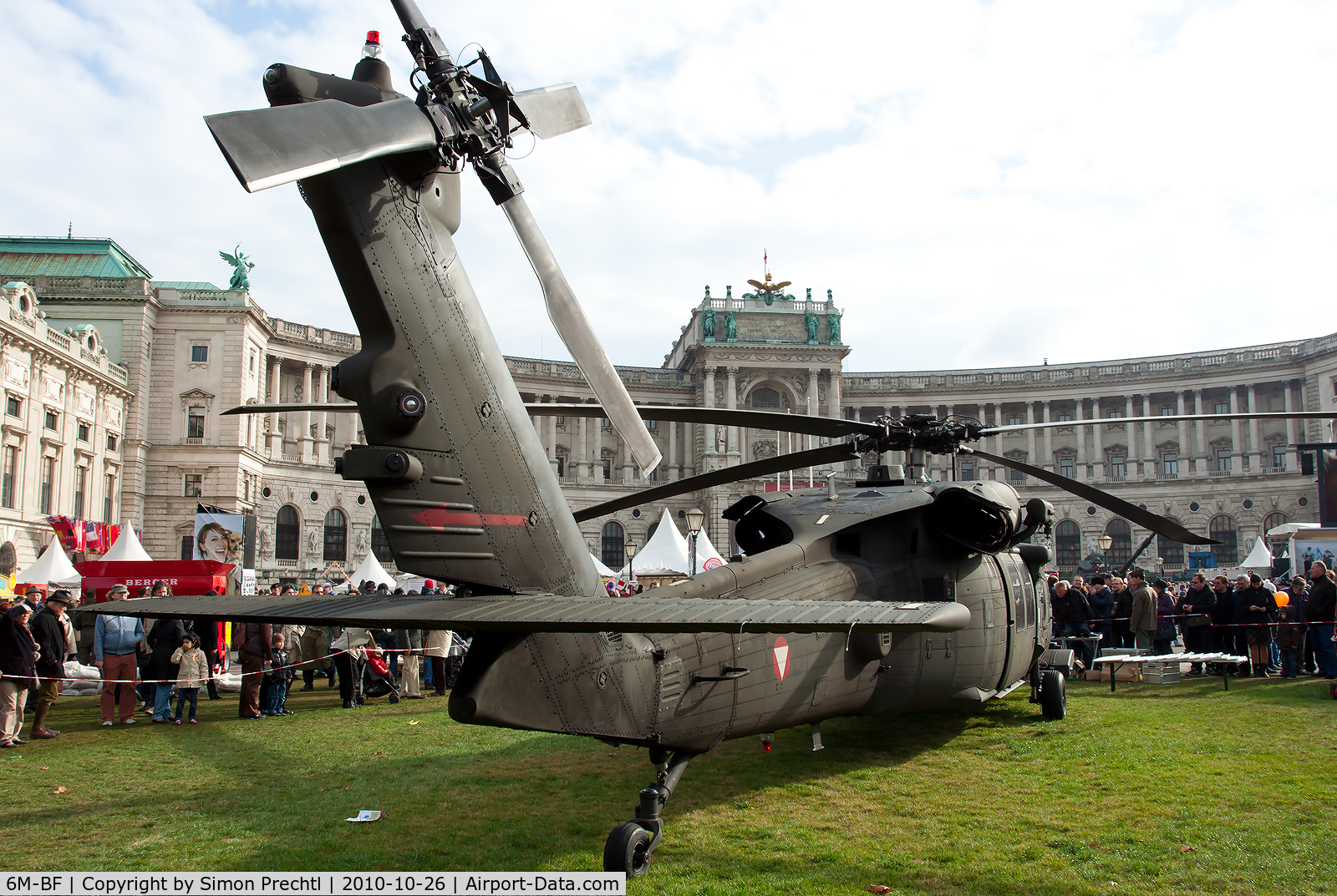 6M-BF, 2002 Sikorsky S-70A-42 Black Hawk C/N 70-2750, 6M-BF @ Vienna Heldenplatz