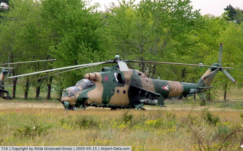 716, Mil Mi-24V Hind E C/N 220716, Veszprém, Jutas-Ujmajor. The Hungarian airforce is his practising base.
