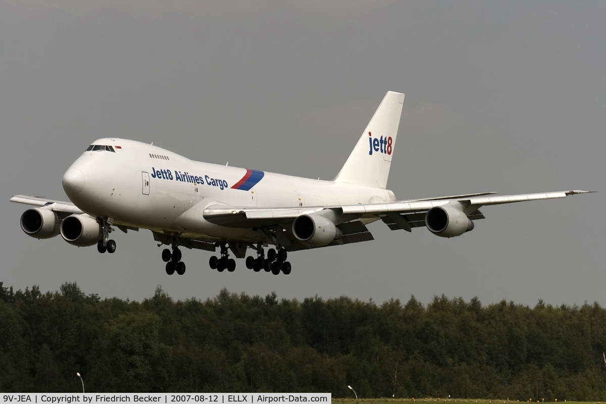 9V-JEA, 1981 Boeing 747-2D3B C/N 22579, short final RW24