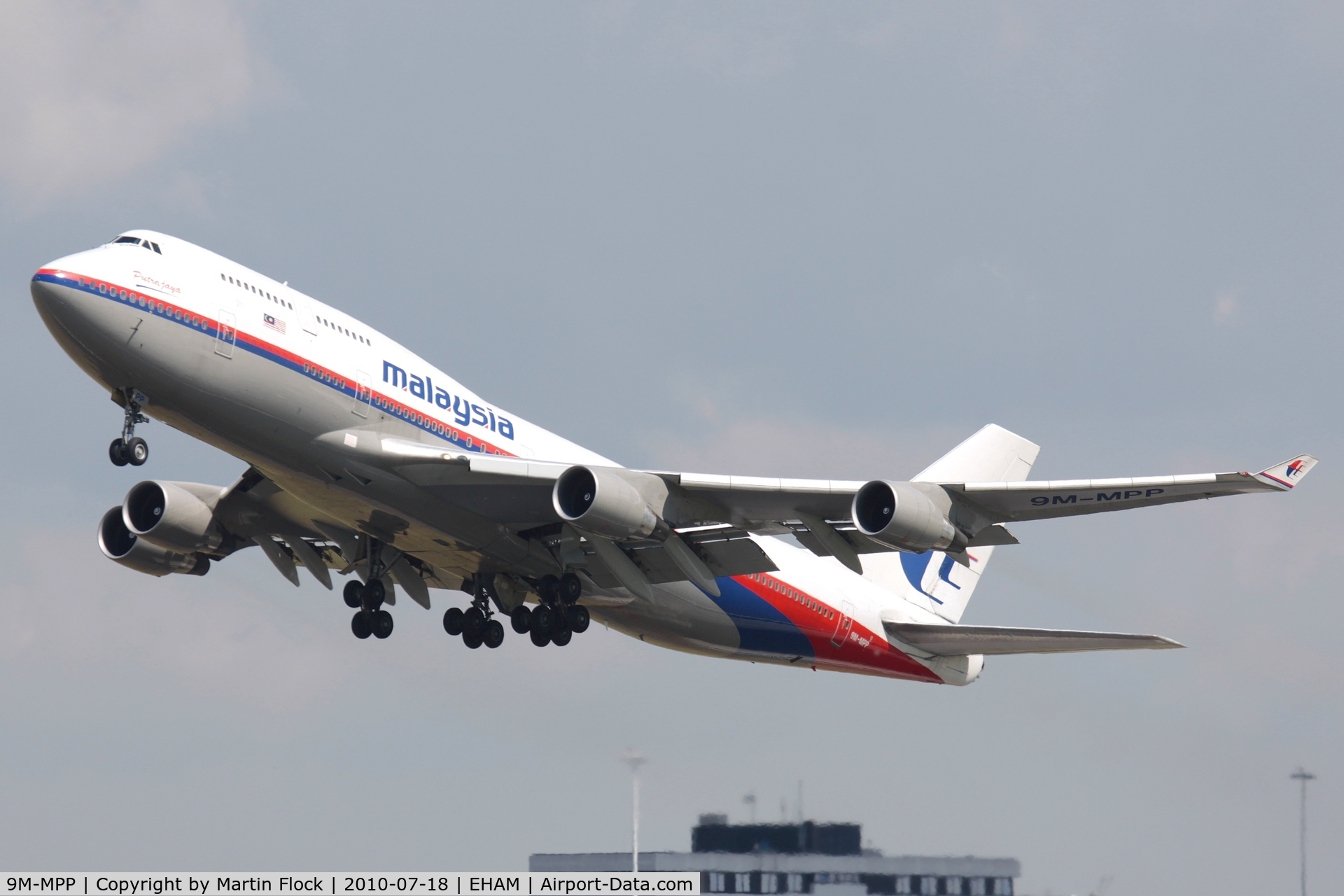 9M-MPP, 2002 Boeing 747-4H6 C/N 29900, .
