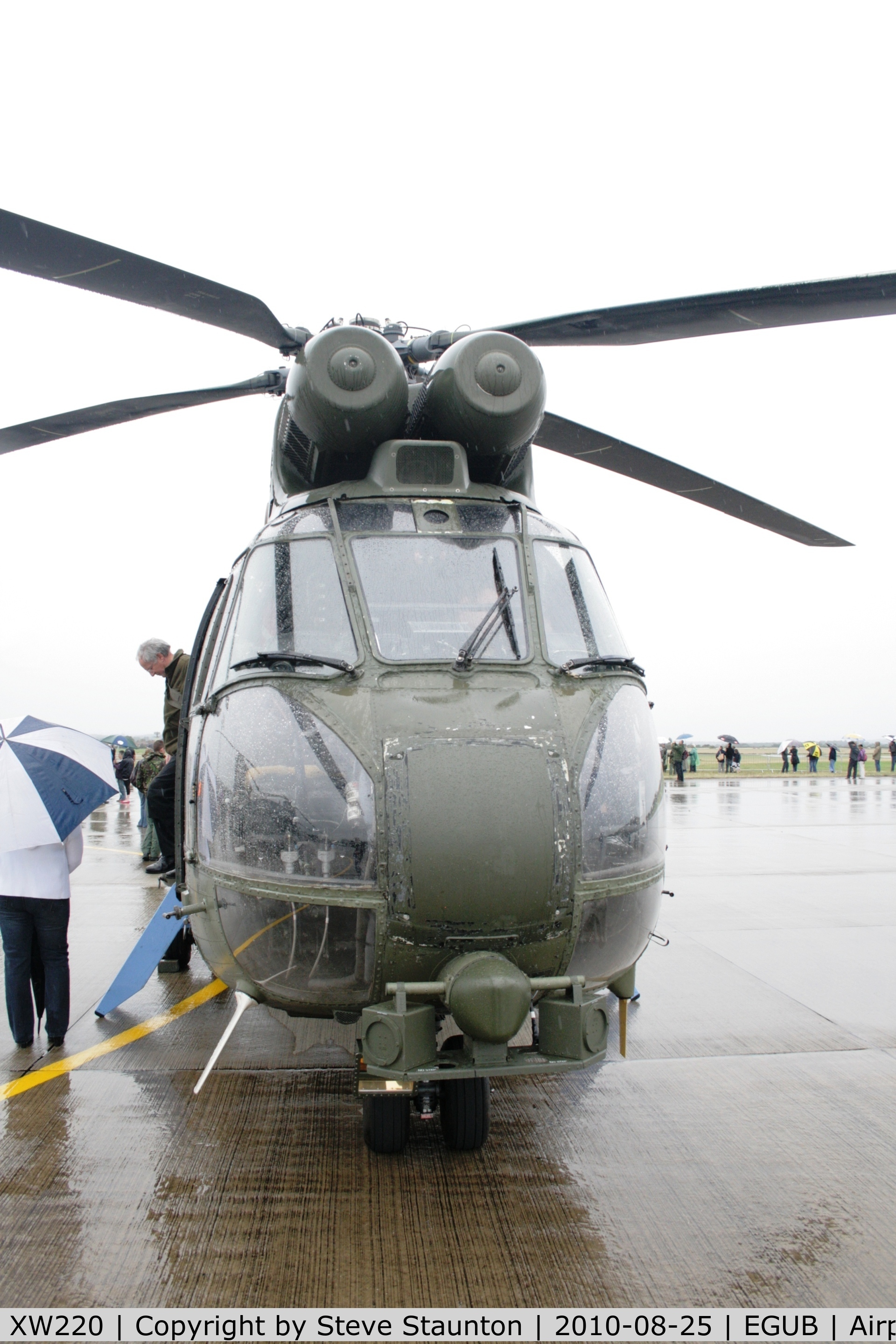 XW220, 1971 Westland Puma HC.1 C/N 1148, Taken at RAF Benson Families Day (in the pouring rain) August 2010.