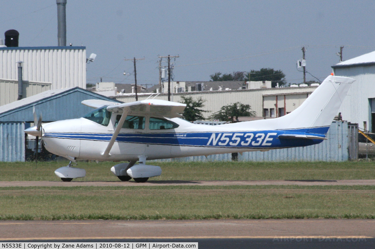 N5533E, 1983 Cessna 182R Skylane C/N 18268330, At Grand Prairie Municipal Airport - TX