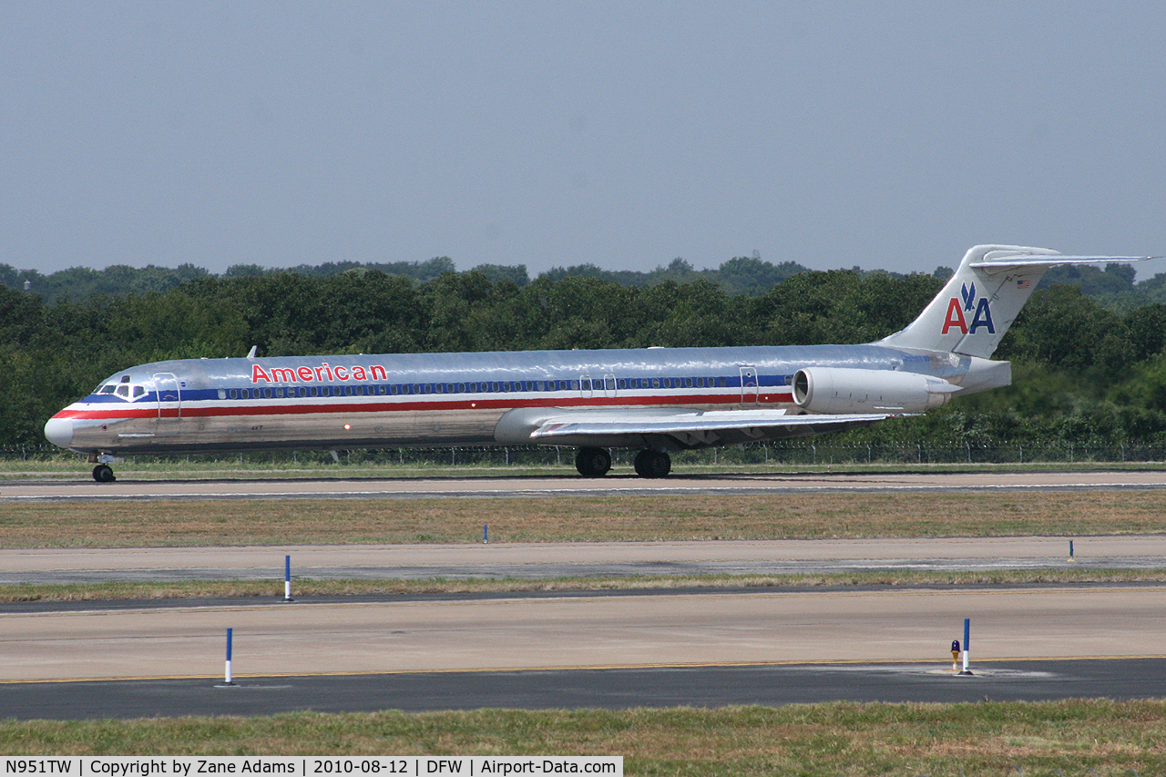 N951TW, 1996 McDonnell Douglas MD-83 (DC-9-83) C/N 53470, American Airlines at DFW Airport