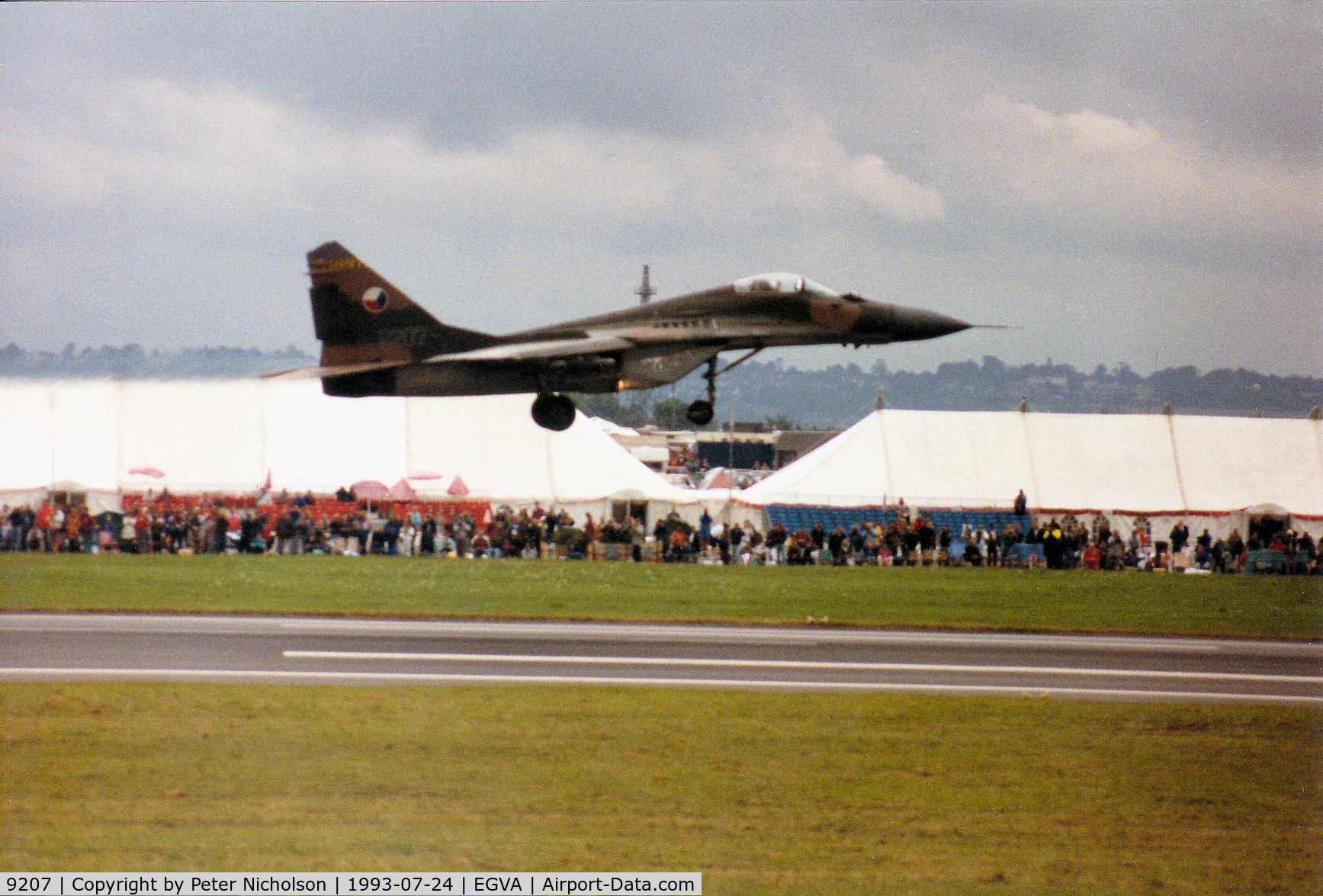 9207, Mikoyan-Gurevich MiG-29A C/N 26392, MiG-29A Fulcrum of 11 SLP Czech Air Force taking off at the 1993 Intnl Air Tattoo at RAF Fairford.