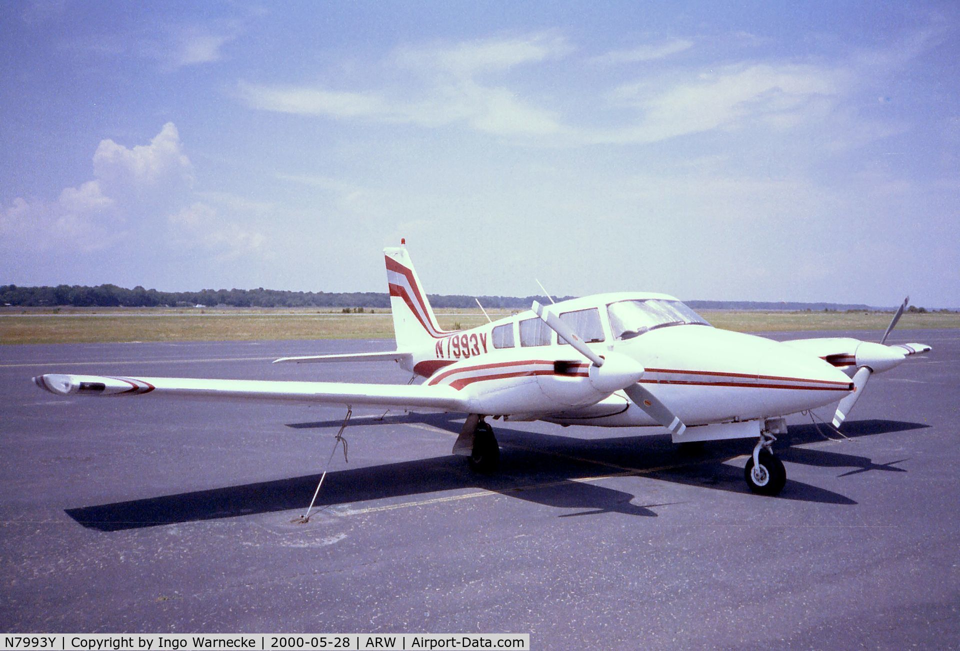 N7993Y, 1966 Piper PA-30 Twin Comanche Twin Comanche C/N 30-1098, Piper PA-30 Twin Comanche at Beaufort County airport SC