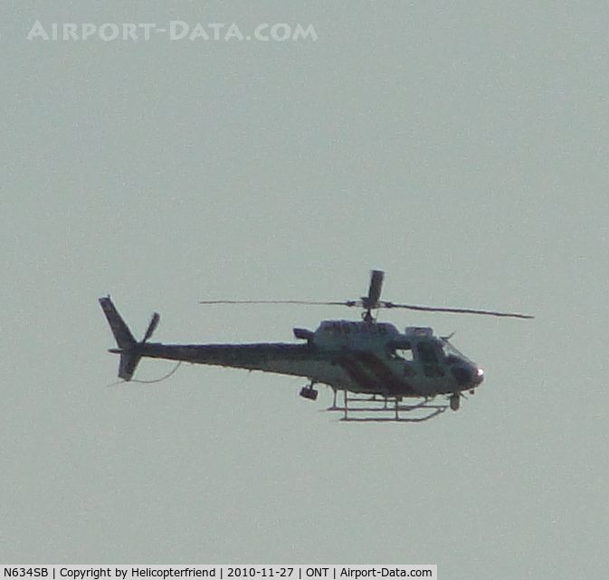 N634SB, 2005 Eurocopter AS-350B-3 Ecureuil Ecureuil C/N 3997, Assisting patrol units by orbiting approximately 1 mile south of Onatrio Airport
