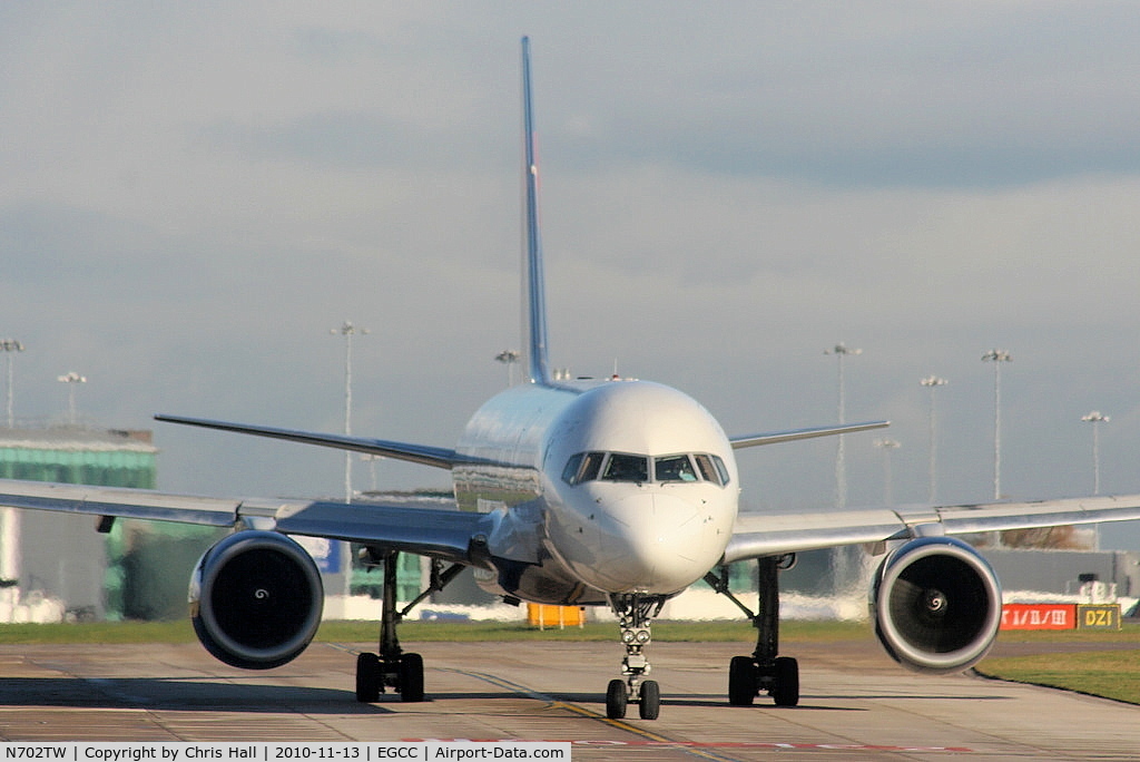 N702TW, 1996 Boeing 757-2Q8 C/N 28162, Delta B757 taxing to the RW23L threshold