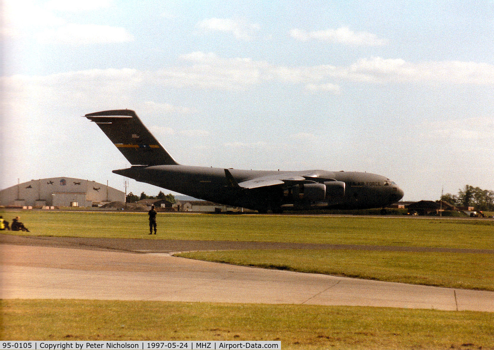95-0105, 1995 McDonnell Douglas C-17A Globemaster III C/N P-30, C-17A Globemaster, callsign Reach 5105, of the 437th Airlift Wing at Charleston AFB taxying at the 1997 RAF Mildenhall Air Fete.