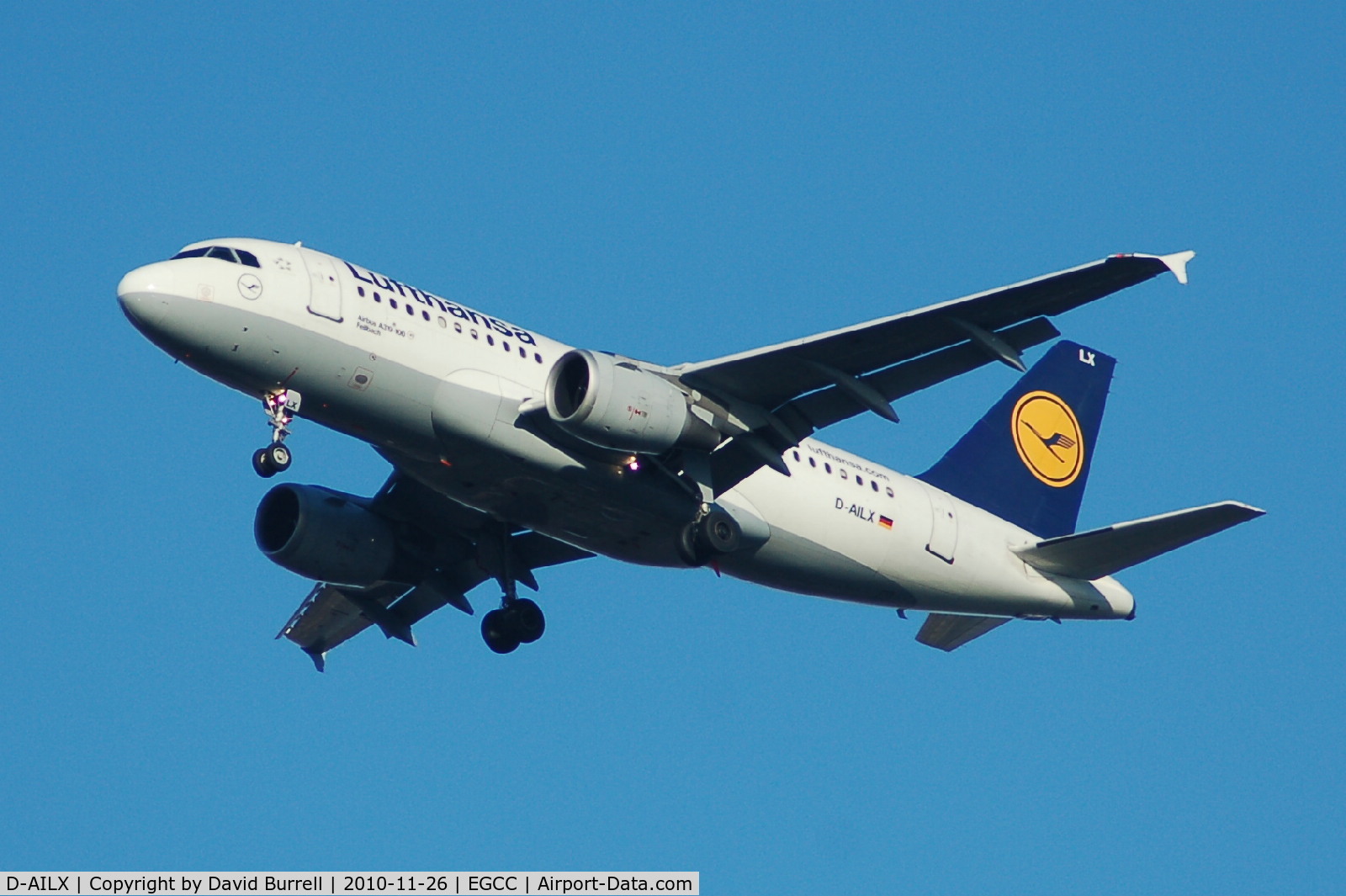 D-AILX, 1998 Airbus A319-114 C/N 860, Lufthansa D-AILX Airbus A319-114 on approach to Manchester Airport